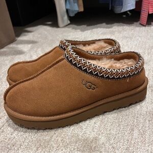 UGG Tasman Slipper - Sz 9